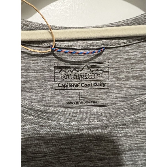 Patagonia Men's Capilene Cool Daily Shirt Feather Grey Size Large NWT $45.00 - Picture 4 of 8